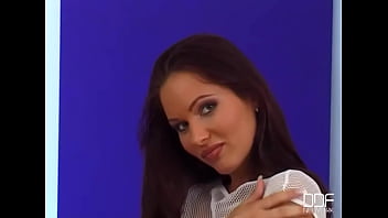 Vanessa and her disappearing dildo