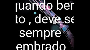 Esposa levando surra de piroca no cuzinho na frente do marido