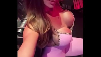 Eu fico boa de rosa amor dos stories de ontem direto pro feed do agathaliraofficiallestou no rj até domingo