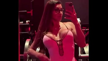 Eu fico boa de rosa amor dos stories de ontem direto pro feed do agathaliraofficiallestou no rj até domingo