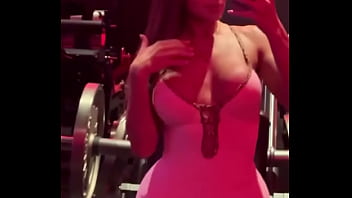 Eu fico boa de rosa amor dos stories de ontem direto pro feed do agathaliraofficiallestou no rj até domingo