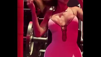 Eu fico boa de rosa amor dos stories de ontem direto pro feed do agathaliraofficiallestou no rj até domingo