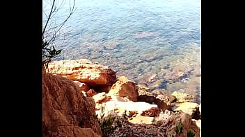 Muy caliente y con ganas de comer coño