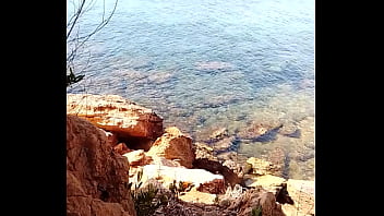 Muy caliente y con ganas de comer coño