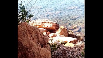 Muy caliente y con ganas de comer coño