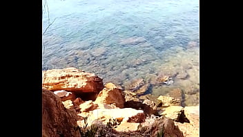 Muy caliente y con ganas de comer coño