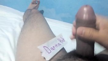 Viendo vídeos de danna hot