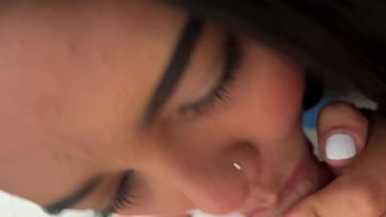 Acabando en la boca de la sexy futbolista