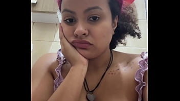 Chubby ebony latina can’t stop farting