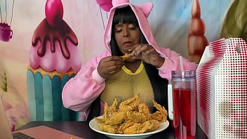 Stuffing while watching porn