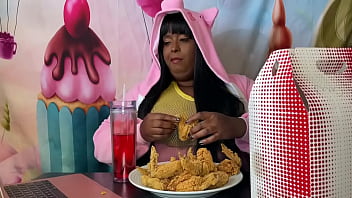 Stuffing while watching porn