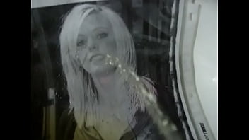 Pee on kate gosselin 1