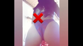 Pendeja moviendo el orto