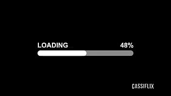 Essa loira gostosa chupando dois pauzudos na balada na frente de todos assista completo no cassiflix