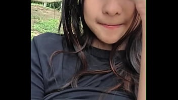 Universitaria se toca y muestra sus grandes tetas