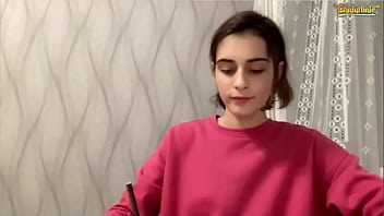 Hermosa con su sueter rosa que le regale