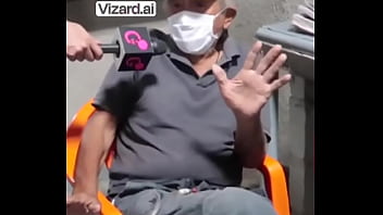 La dura realidad de un vendedor de periódicos #esfuerzo #chiclenoticias #historia #elchicletv #trabajo #sacrificio #atre