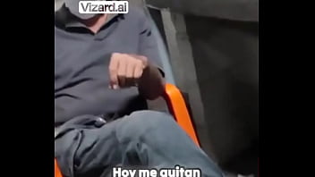 La dura realidad de un vendedor de periódicos #esfuerzo #chiclenoticias #historia #elchicletv #trabajo #sacrificio #atre