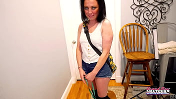 Inked brunette hottie phoenix rae fingers her pussy and sucks a hard cock