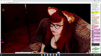 Cosplay babe performs on cam