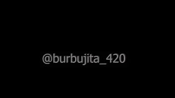 Burbujita re caliente con sus dildos