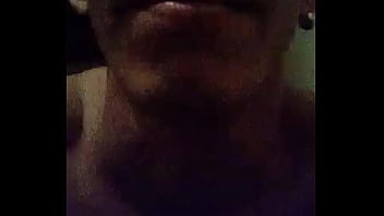 Boy mostrando tudo no periscope