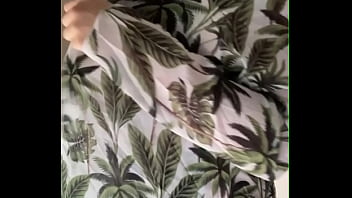 Un des peignoirs qui peuvent accompagner ces ensemble