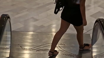 Ella se va conmigo a mi apartamento y la pasamos rico