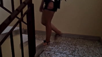 Ella se va conmigo a mi apartamento y la pasamos rico