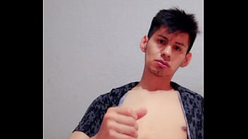 Gay masturbandoce