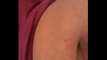 Introduzindo meu dedo no umbigo Introduzindo meu dedo no umbigo