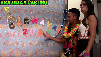 Casal se diverte fazendo sexo no carnaval 2023