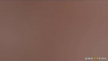 Sexy teen bombshell riley reid gives an amazing suck & fuck