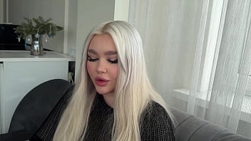 The psychologist's short dress was very arousing sex therapy ended with sex