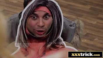 Ex tv barbarian caught in wild comic con 3 way with eager fans