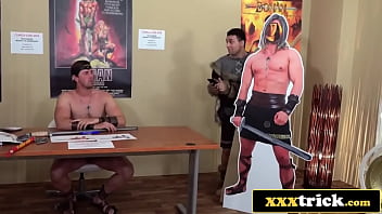 Ex tv barbarian caught in wild comic con 3 way with eager fans