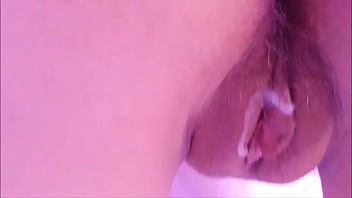 Ela adora me dar a buceta de 4 até sentir minha porra no fundo do útero