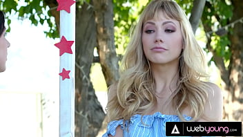 Lesbian uses kissing booth to fuck girls