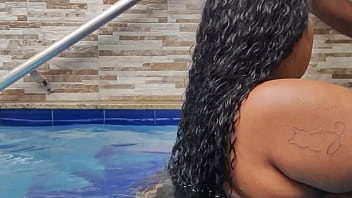 Fudi gostoso o cuzinho da suzy furacão na piscina confira completo no red