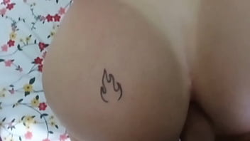 Deixei ele comer o cuzinho hoje porque ontem ele foi bonzinho e trouxe um amigo pra ficar comigo