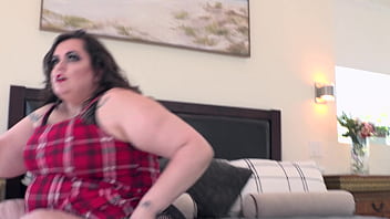 Horny bbw roxi minx breaks into a house & fucks the owner jm1273