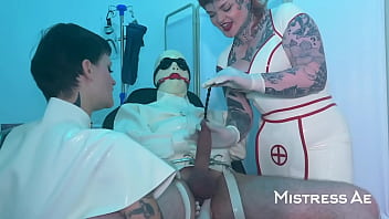 Latex medical bound urethral play and drained