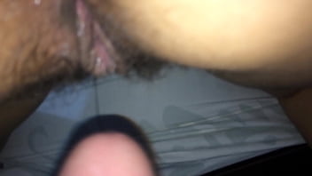 Algo peludita en cuatro y mojada rico llega adentro