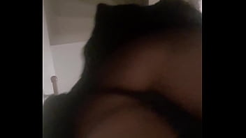 Alors comme ça on regarde sous les jupes des dames c ́est pas joli