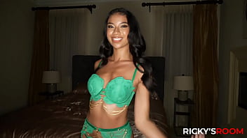Rickysroom heat from the fire with ameena green