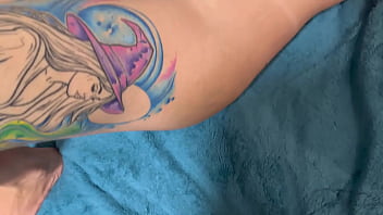 Cheguei da academia suadinha e meu enteado não deixou eu nem ir tomar banho