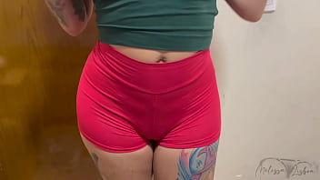 Cheguei da academia suadinha e meu enteado não deixou eu nem ir tomar banho