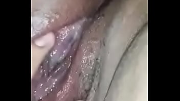 Satisfaciéndose sola