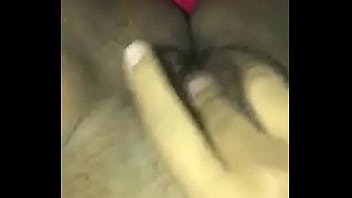 Jani broca preparandose para su amante