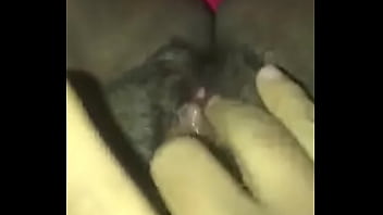 Jani broca preparandose para su amante